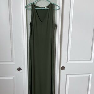 Elegant Green Sleeveless Dress